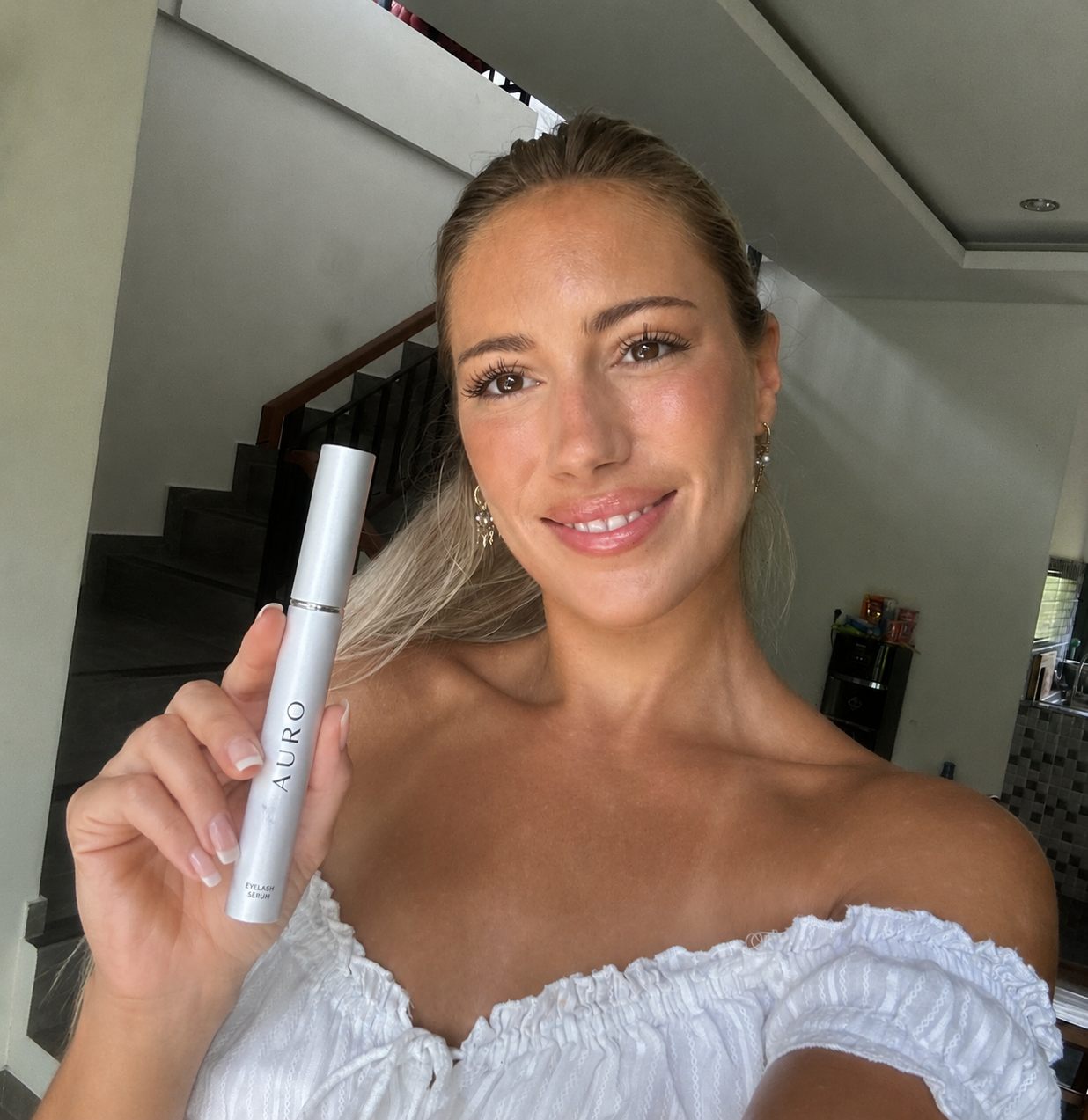 AURO serum selfie